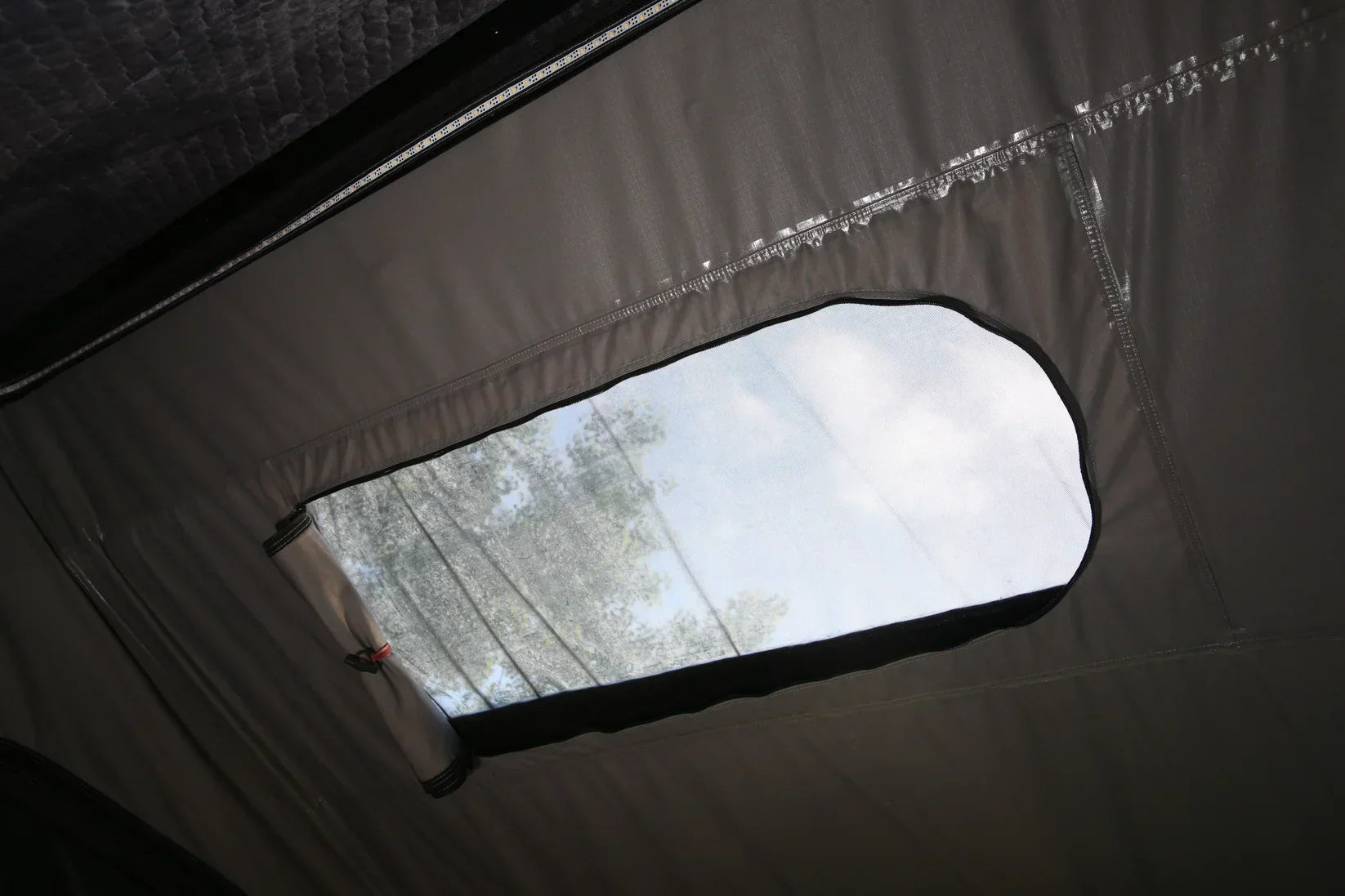 Tente de Toit à Coque En Aluminium - 4 Personnes